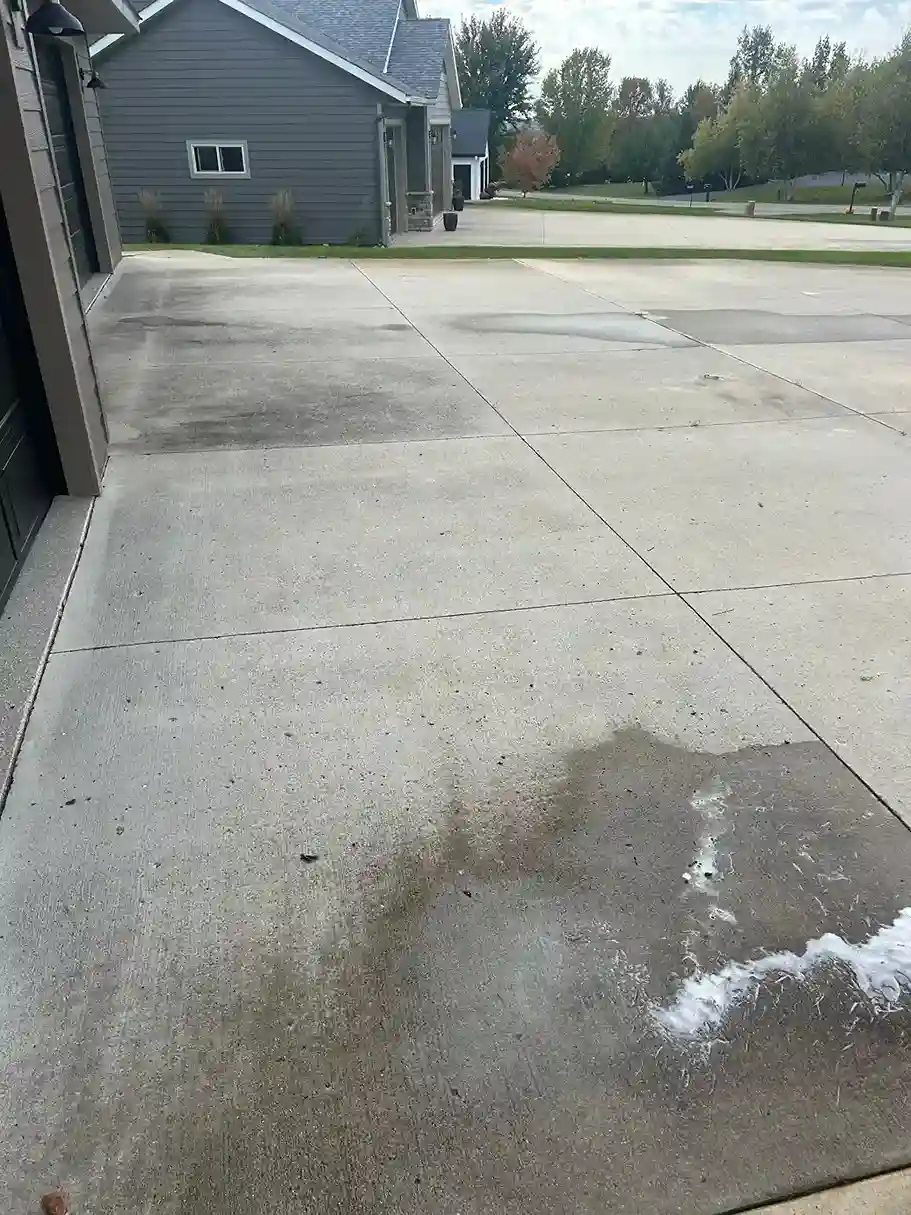 Sidewalk and front entrance walkway power washing in Morris Minnesota
