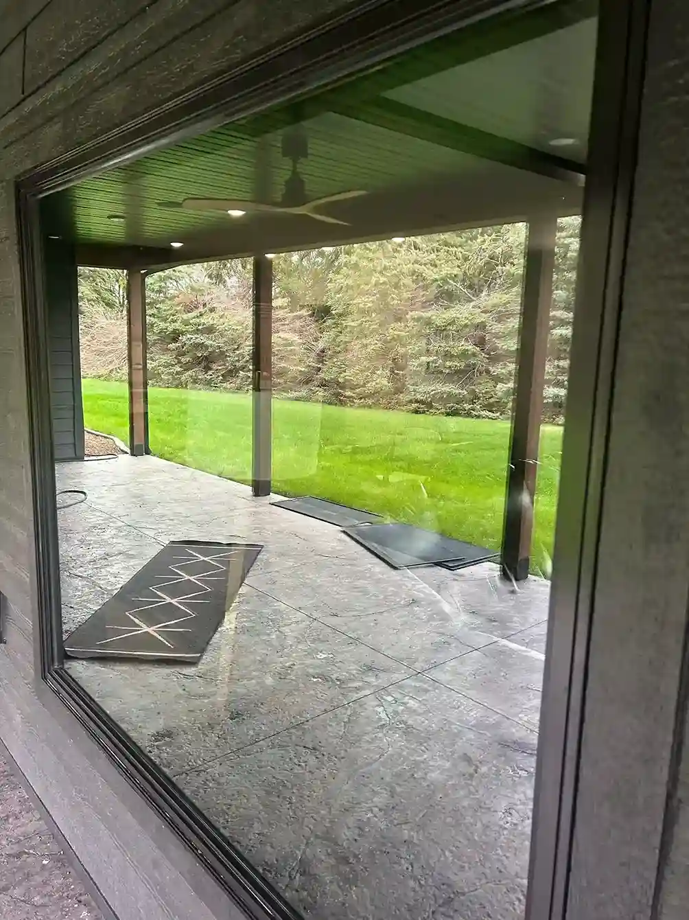 Sunroom and patio glass enclosure window cleaning in Morris MN